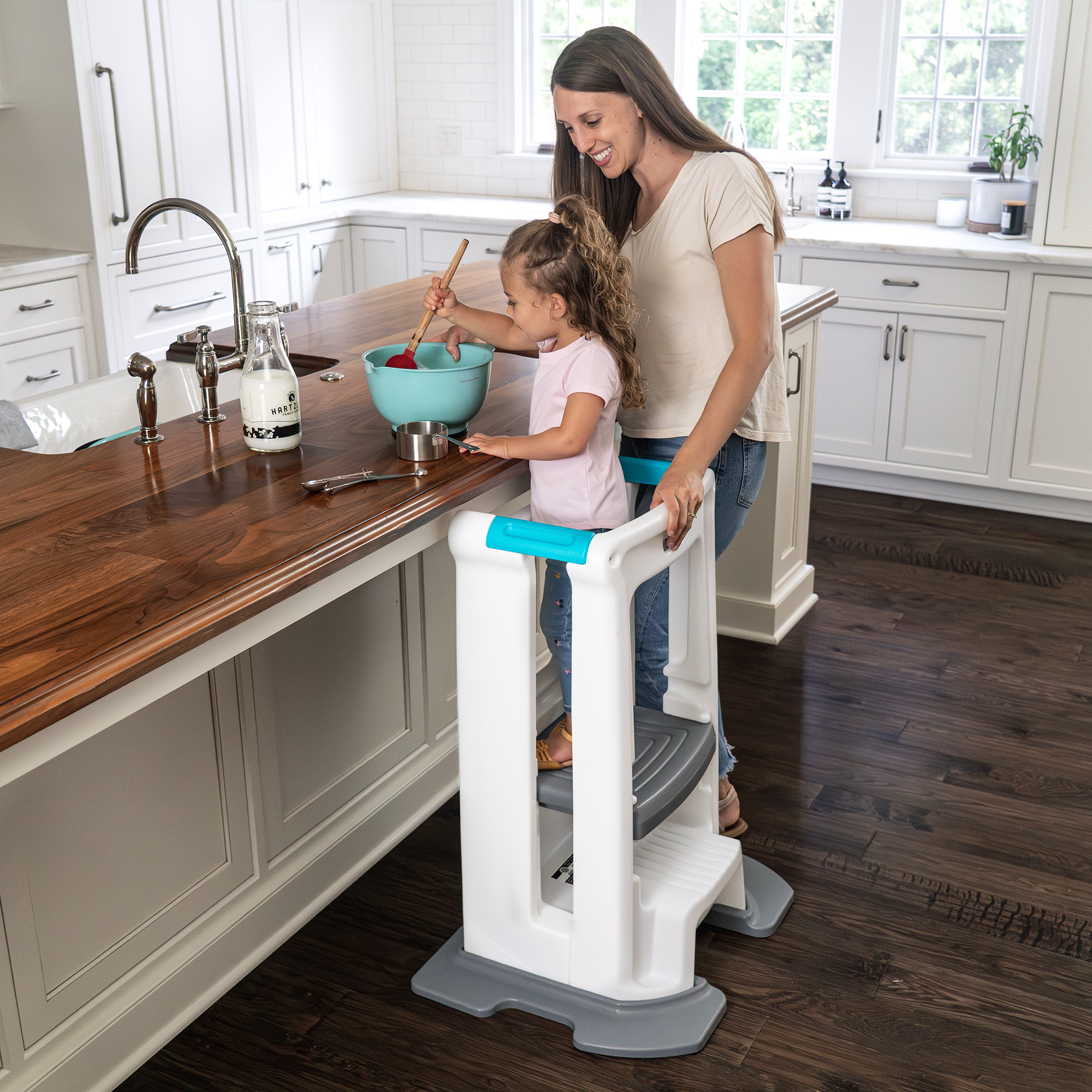 Simplay3 Adjustable Toddler Tower in white - toddler tower for kids - kitchen stool for toddlers - toddler kitchen helper